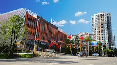 龙驰路停车场